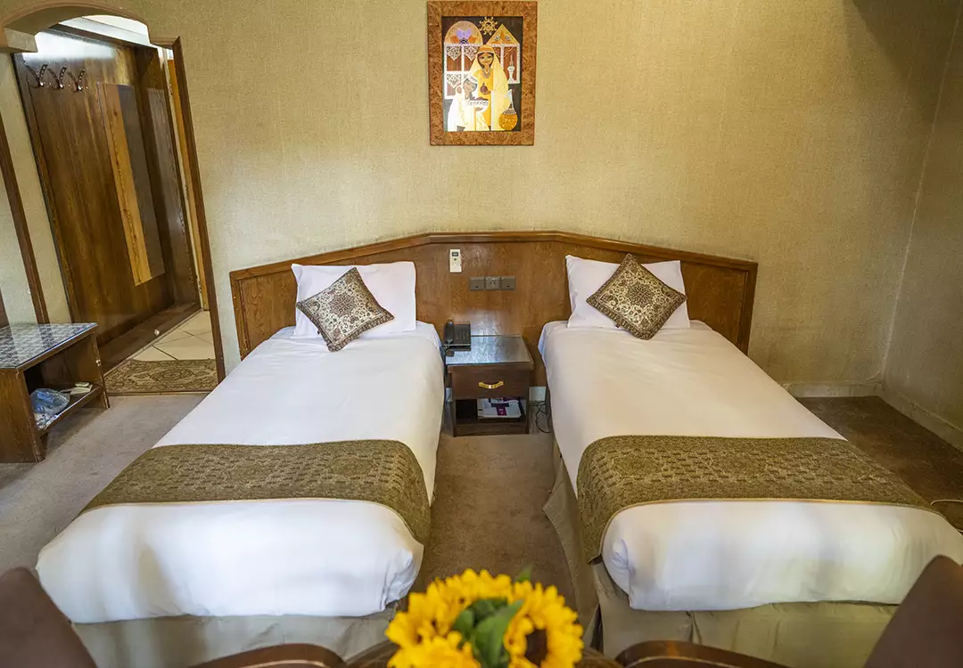 Alibaba https://cdn.alibaba.ir/ostorage/hotel-accommodation-images/69664da86b43e2b9afa3bd79_تویین باغ (2).webp